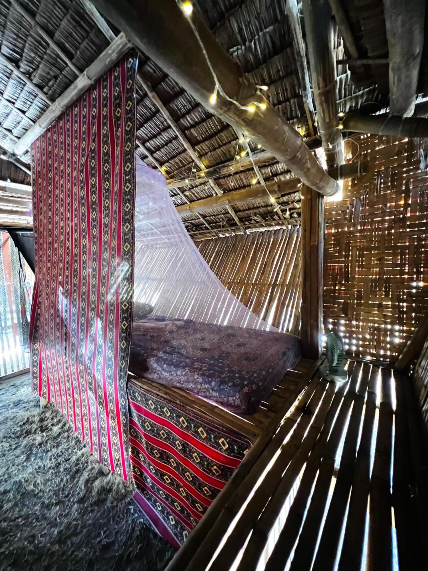 Tribal Huts Community Daanbantayan Quarto foto