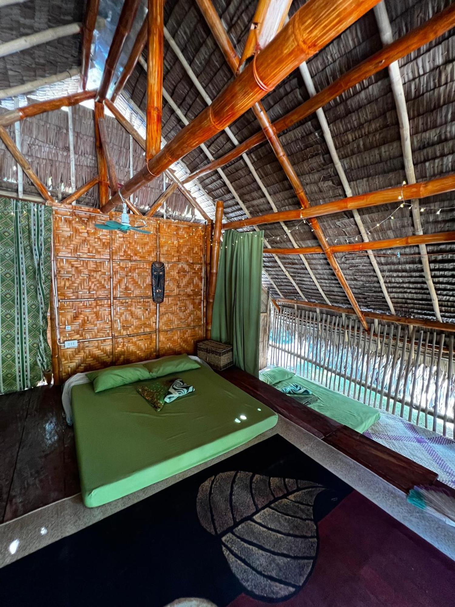 Tribal Huts Community Daanbantayan Quarto foto