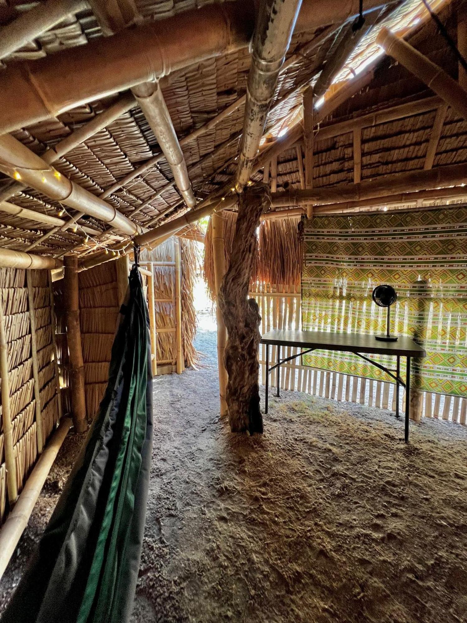 Tribal Huts Community Daanbantayan Quarto foto